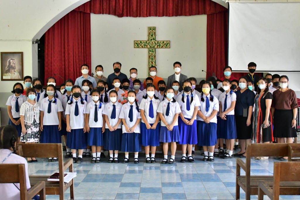 การนมัสการพระเจ้า นักเรียนชั้นประถมศึกษาปีที่ 4-6 ณ คริสตจักรสันติธรรม ภาค 14