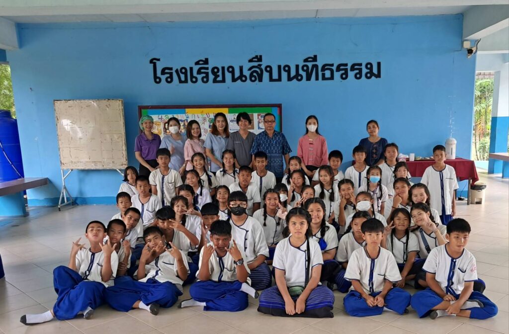 โรงเรียนสืบนทีธรรม ขอขอบคุณเจ้าหน้าที่จากโรงพยาบาลอำเภอสารภี ที่ได้เข้ามาตรวจสุขภาพฟันนักเรียนทุกระดับชั้น ขอพระเจ้าอวยพรและเสริมกำลังทุกท่าน